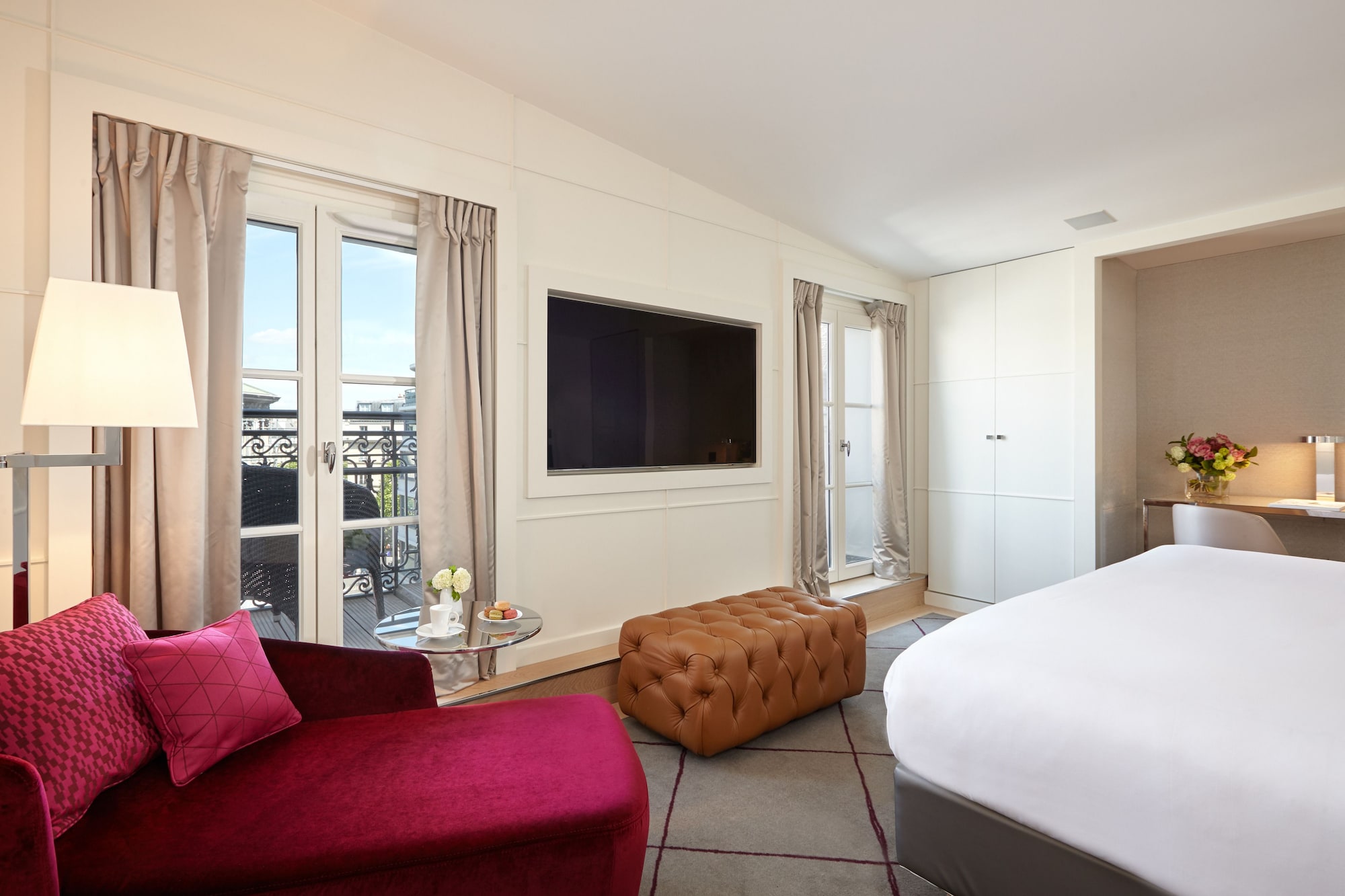SUITE, BALCONY