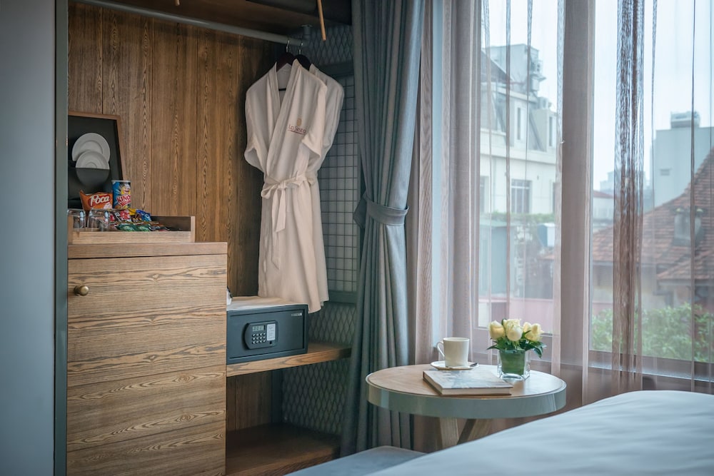 Bespoke Trendy Hotel Hanoi 7/50