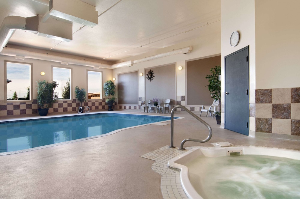 Travelodge By Wyndham Stony Plain 4/38