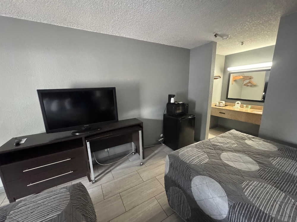 Budget Inn Sanford 25/40