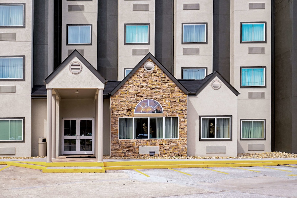 Quality Inn & Suites Robbinsville NC 3/37