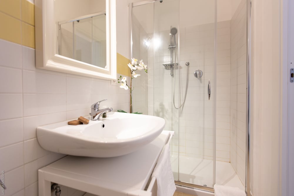 Lemoni Suite 54/56