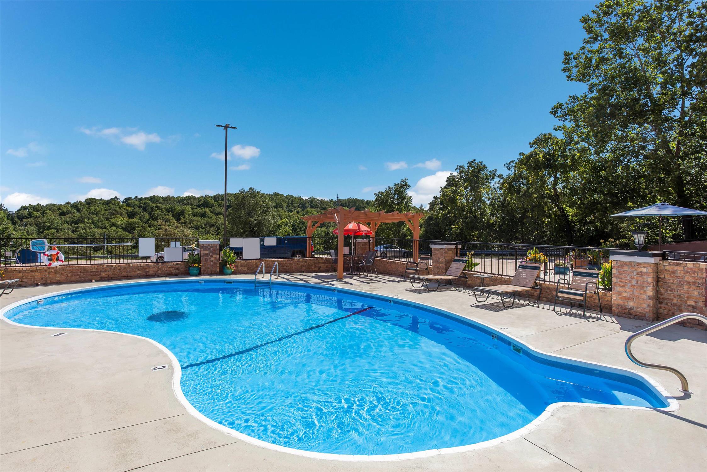 Rodeway Inn Branson, Brick House 22/35
