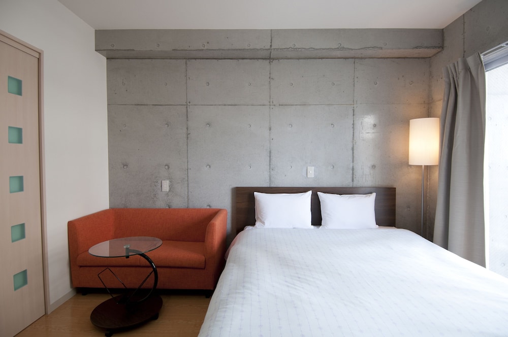 Naha-West Inn 23/72