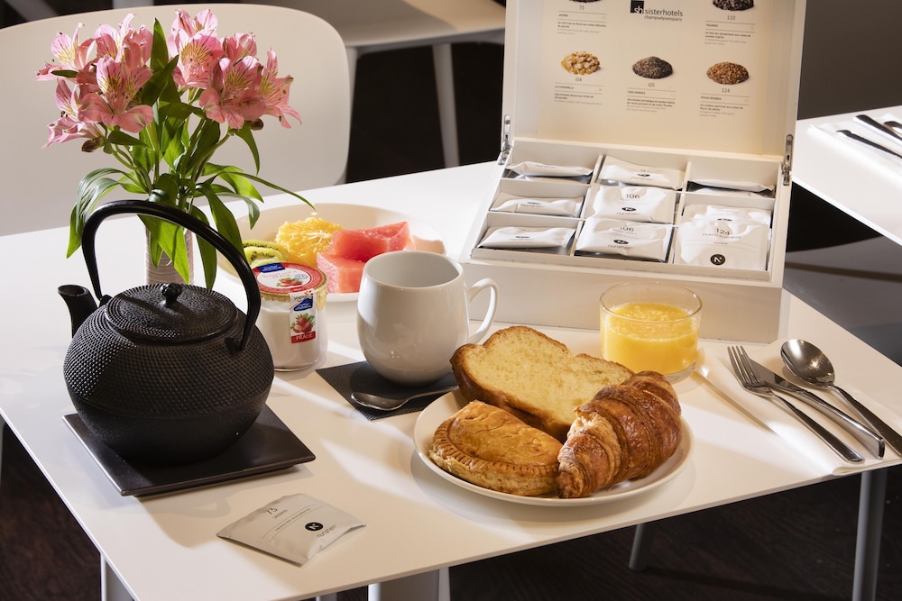 Hotel Elysee Regencia 41/50