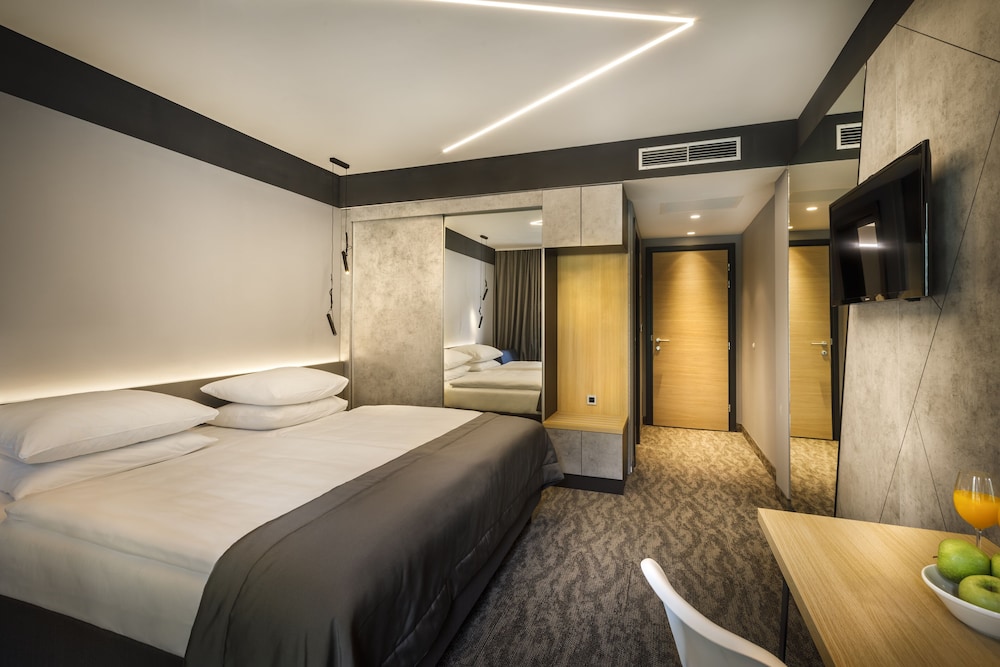 Hotel Istra 11/63