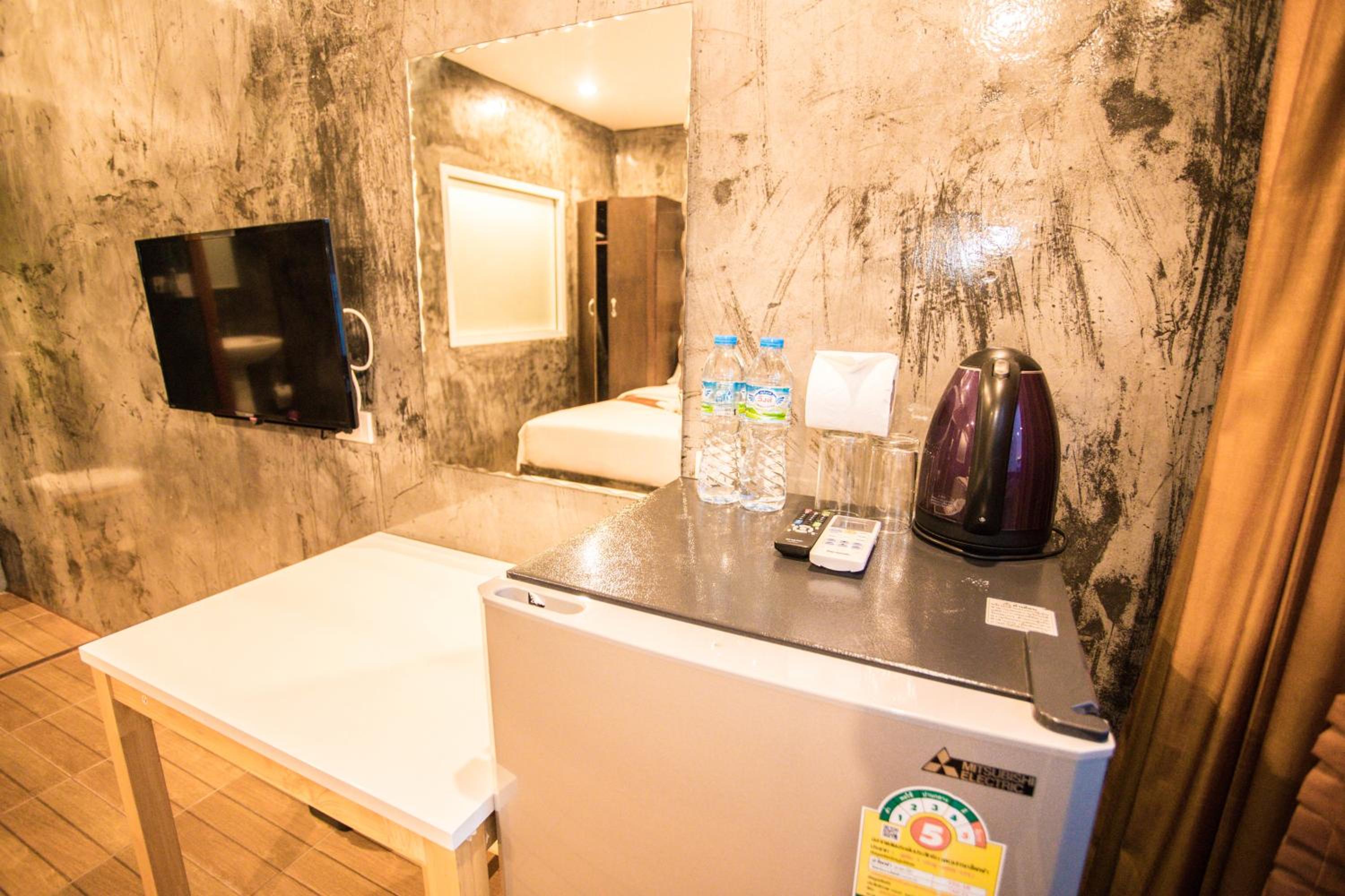 Bad Boys Guesthouse Patong 44/65