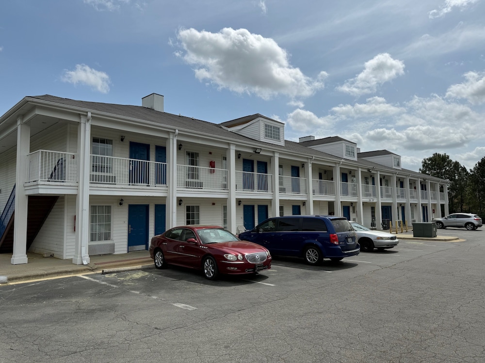 Baymont By Wyndham Roanoke Rapids 17/24