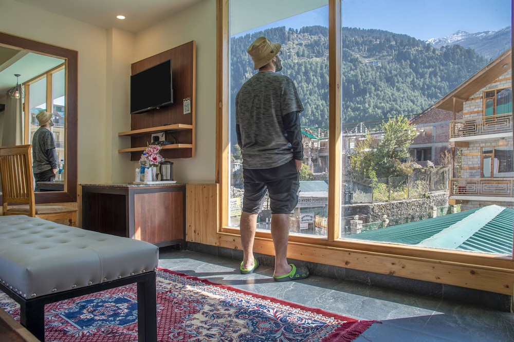 Echor Himalayan Heights Luxe Manali 43/50