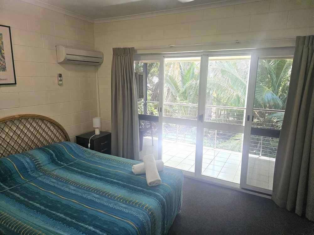 2 BEDROOMS, ECONOMY, TOWN HOUSE