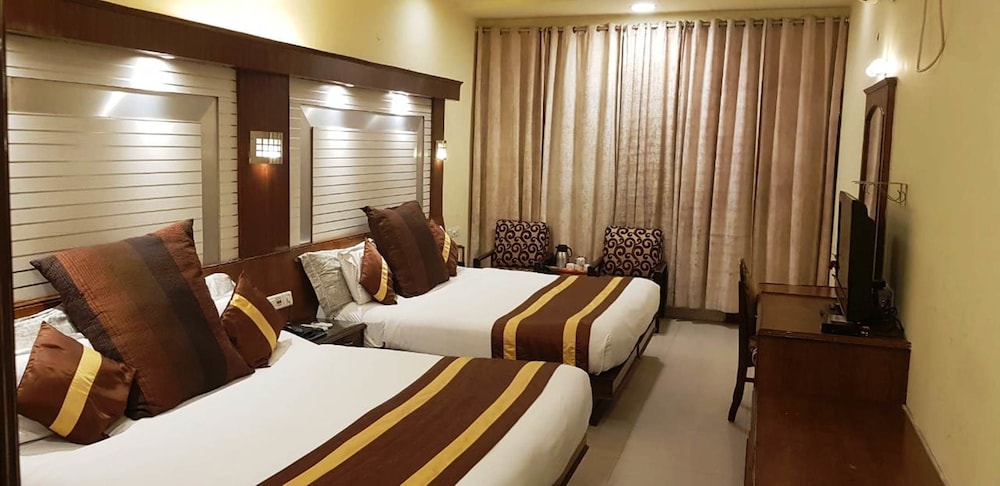 HOTEL CJ INTERNATIONAL 10/17