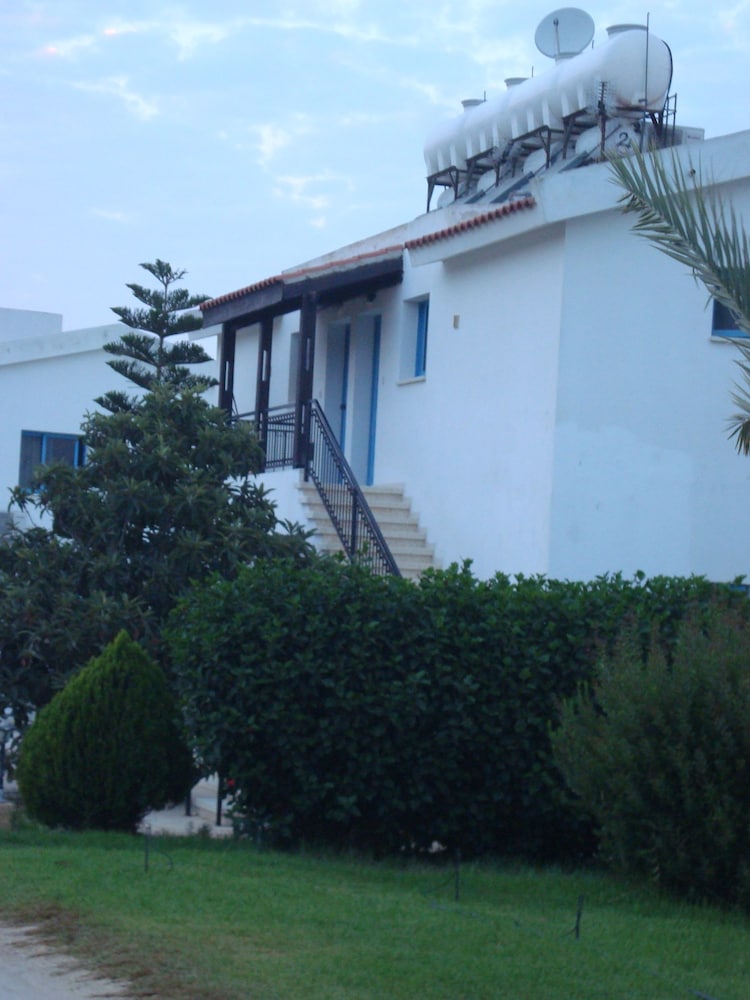 Socrates Apartments 10/16