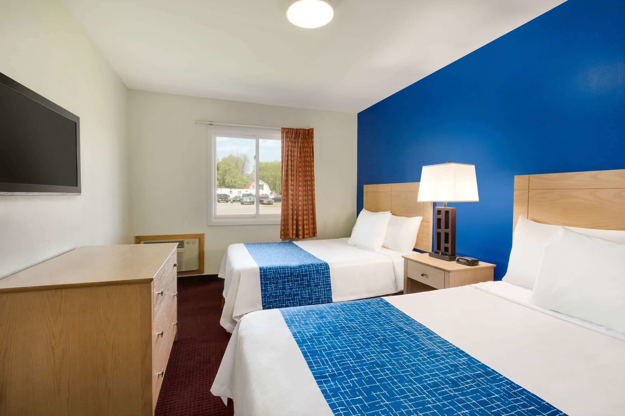 2 BEDROOMS, SUITE, 2 DOUBLE BEDS