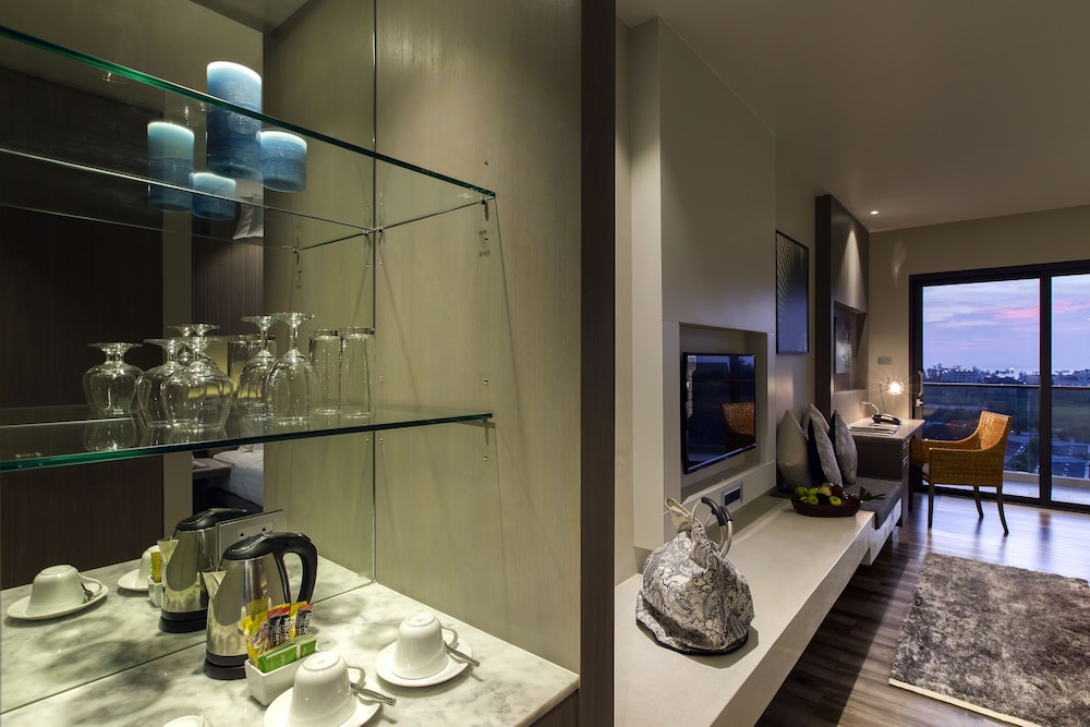 HOTEL IKON PHUKET 33/76