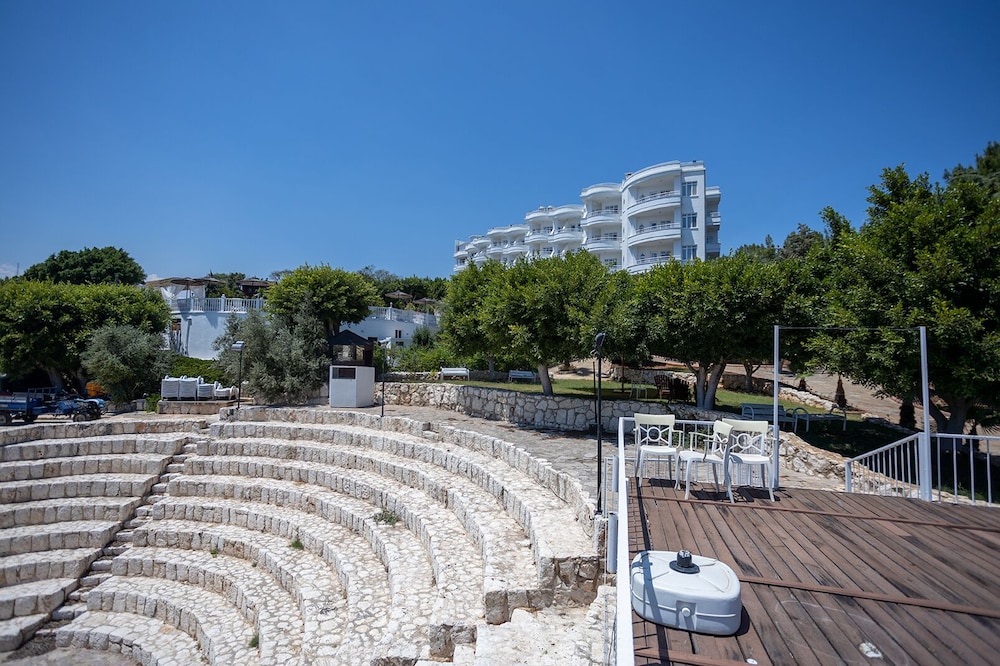 Olbios Marina Resort 35/50