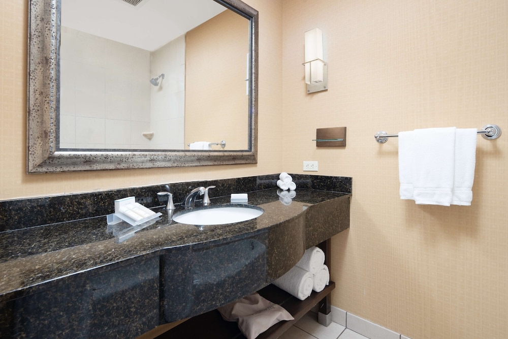 Hilton Garden Inn Monterey 22/58