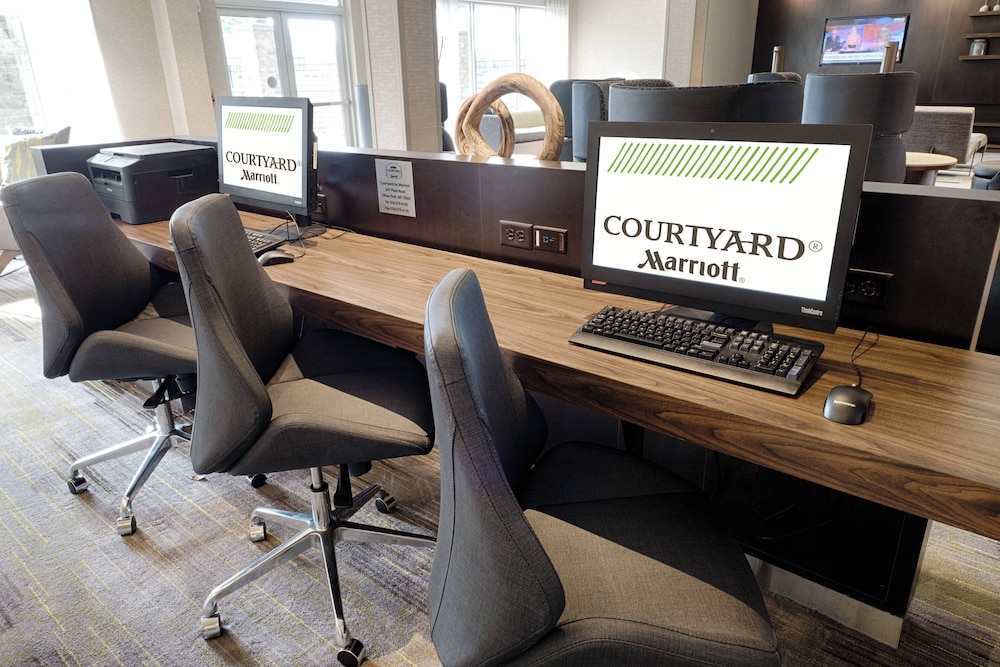 Courtyard Albany Clifton Park 45/46