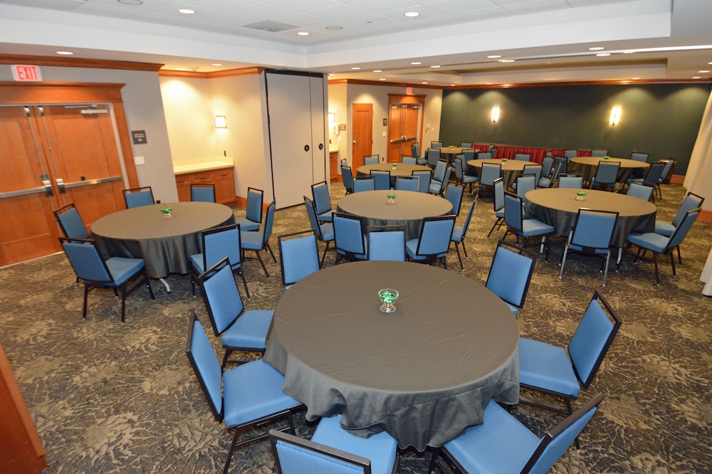 Hampton Inn Suites Saratoga Springs Downtown 45/69