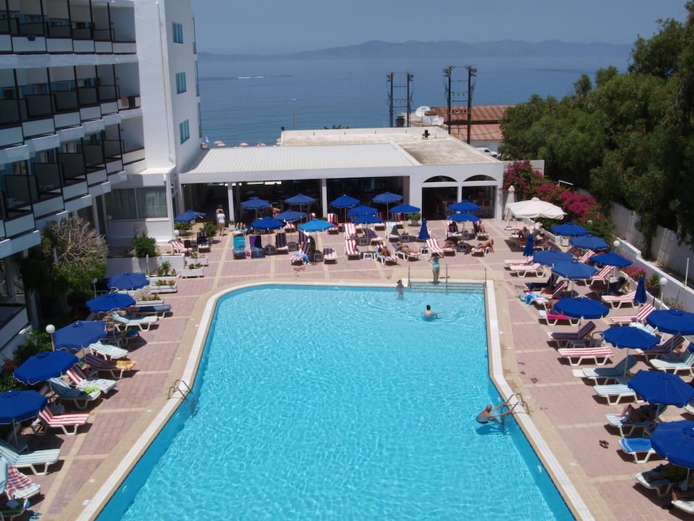 Belair Beach Hotel 41/50