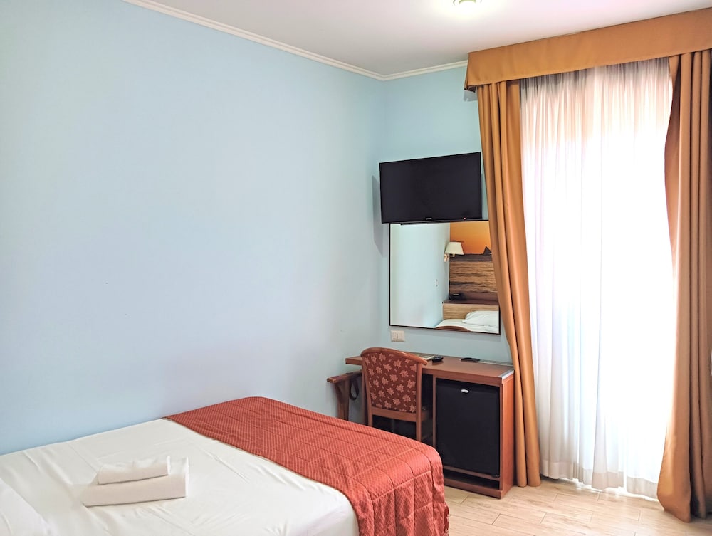 Economy, Single, Single Bed