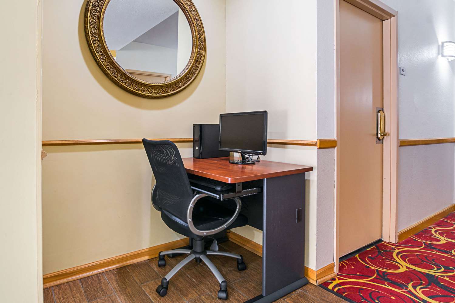 Quality Inn & Suites Greensburg I-74 15/19