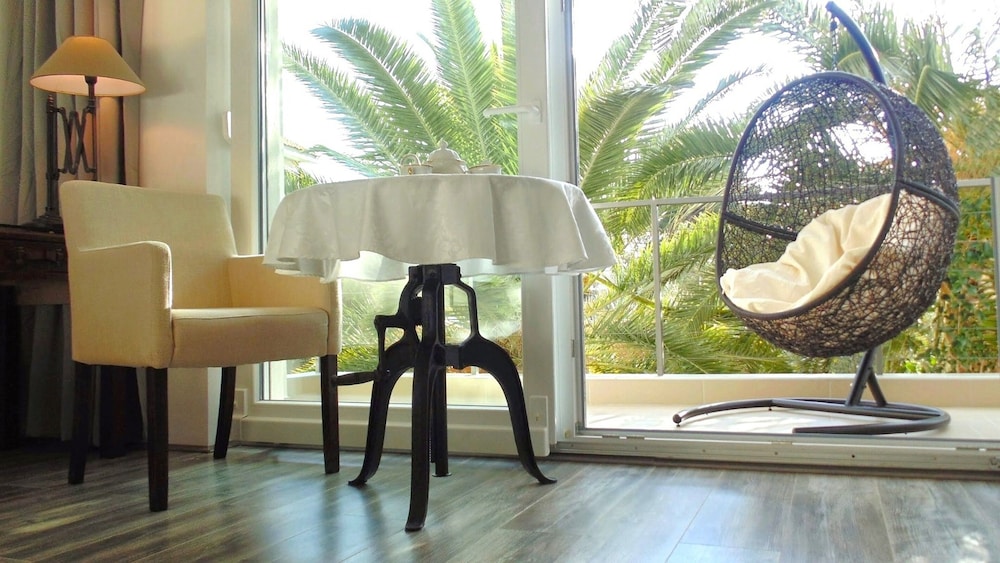 Refresh Boutique Apartments 23/50