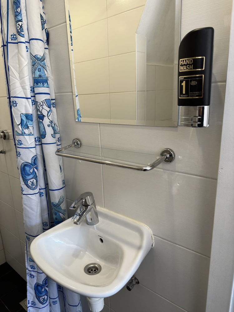Amsterdam Inn Hotel 39/47