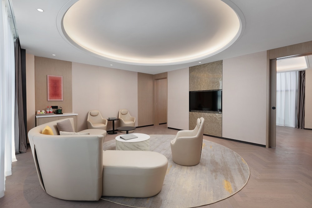Ramada by Wyndham Honghe Kaiyuan 34/52
