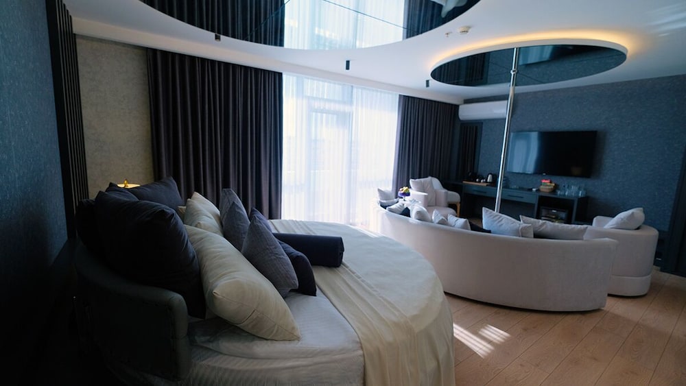 Esila Hotel 35/50