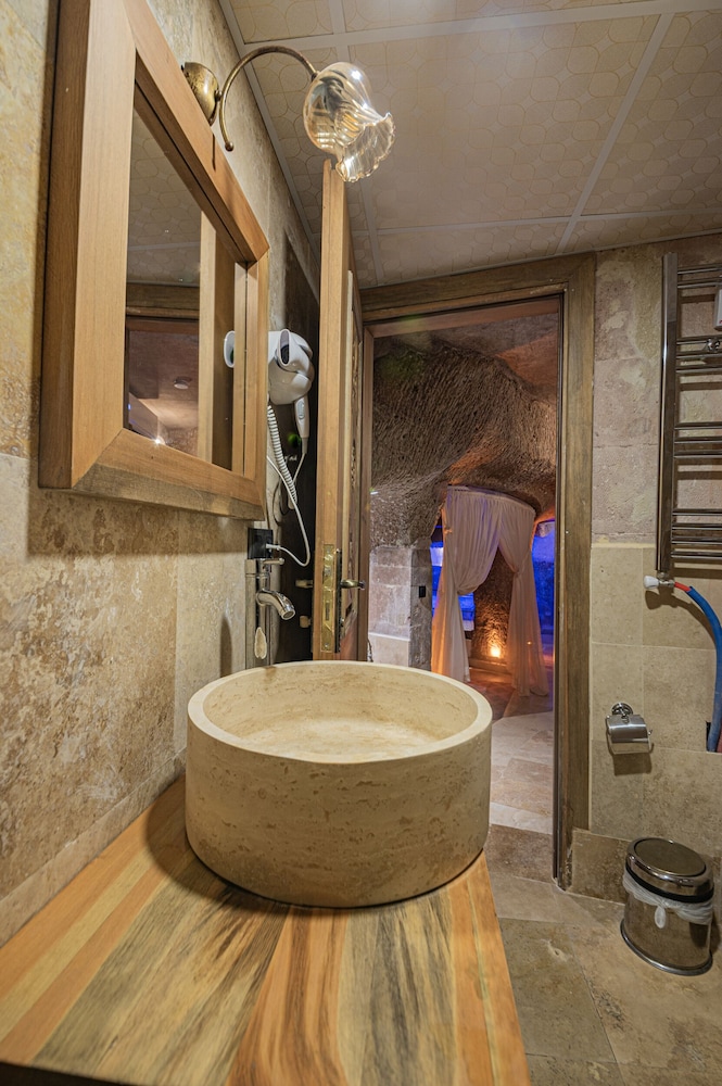 Alfa Cave Hotel 2/50