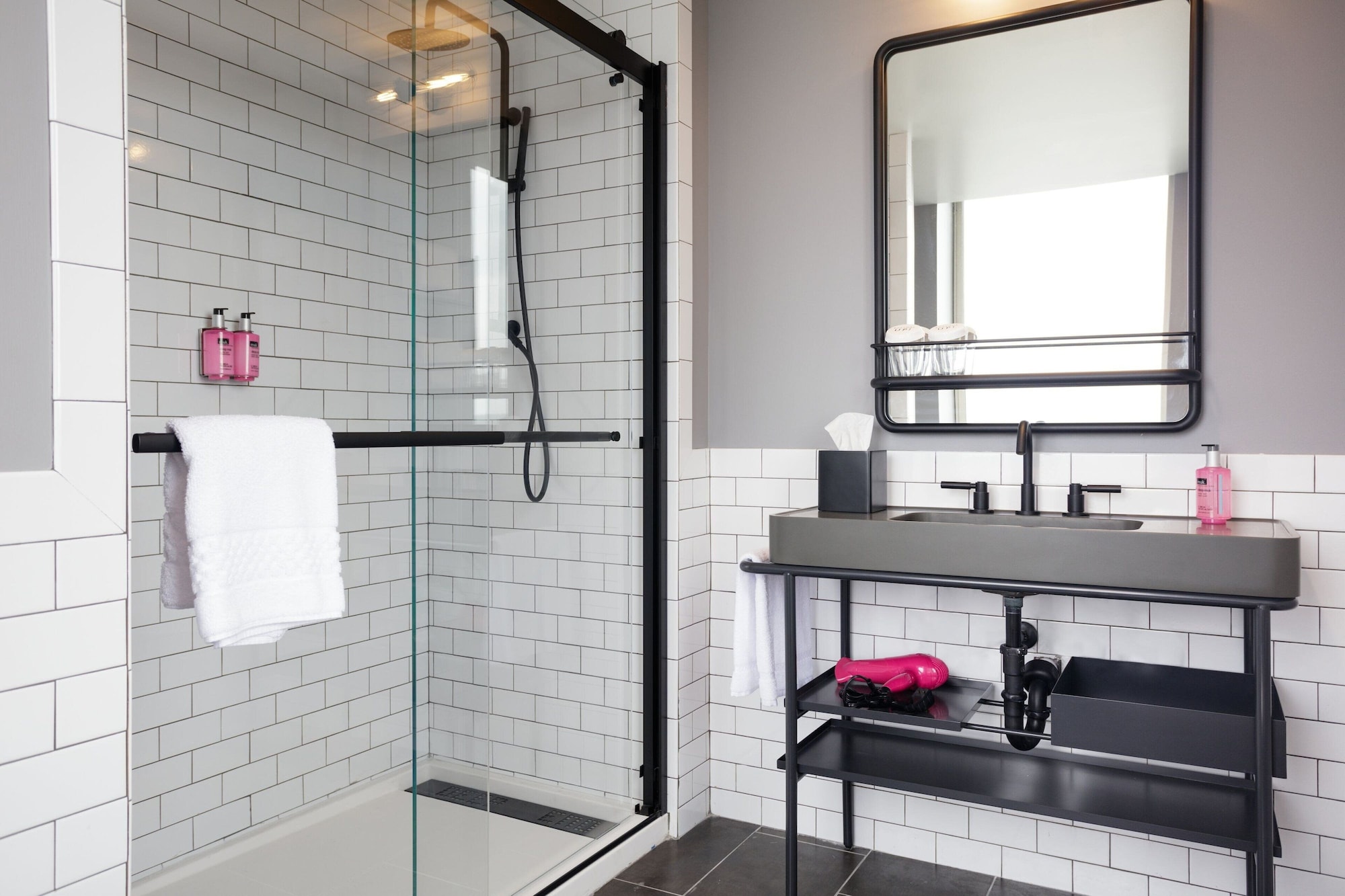 لوفت بسرير فردي، Moxy Richmond Downtown 4/4