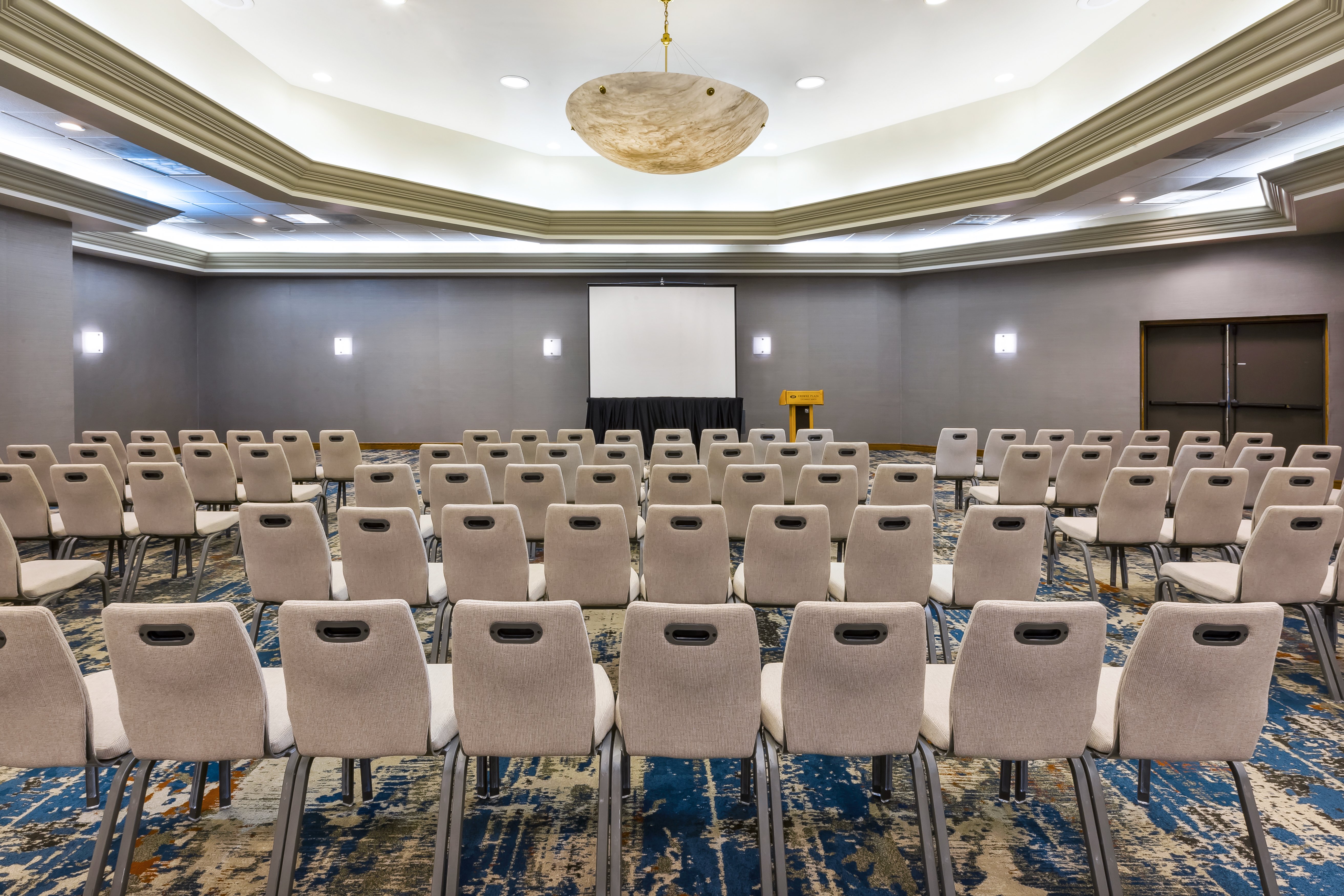 Crowne Plaza Columbus North-Worthington 46/56