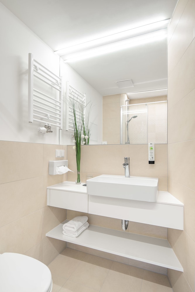 myNext - Hotel Leo 33/37