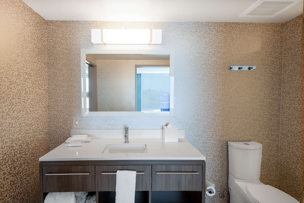 Home2 Suites By Hilton Phoenix Airport North 16/47