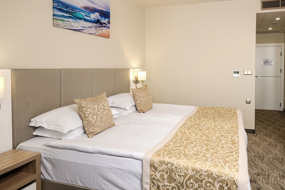 Laguna Park Sunrise Hotel 16/50