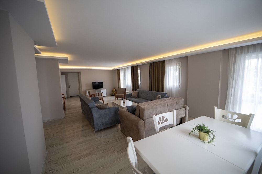 Silver Tower Residence 14/50