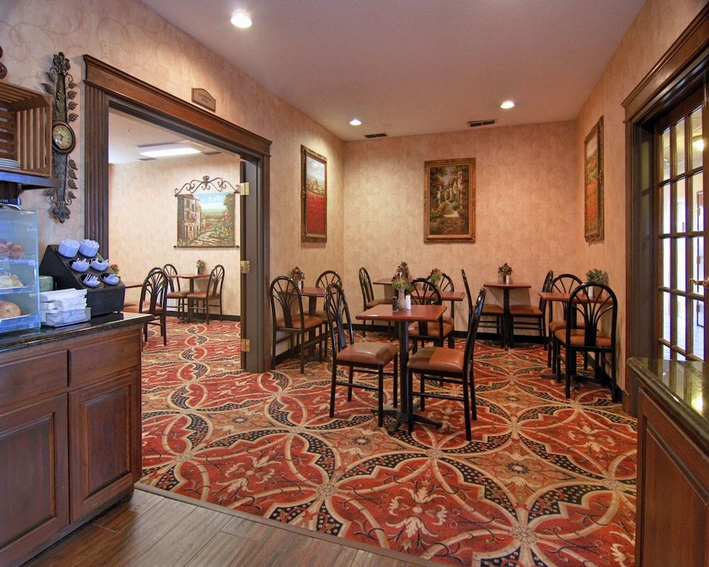 Best Western Plus Southpark Inn & Suites 31/39