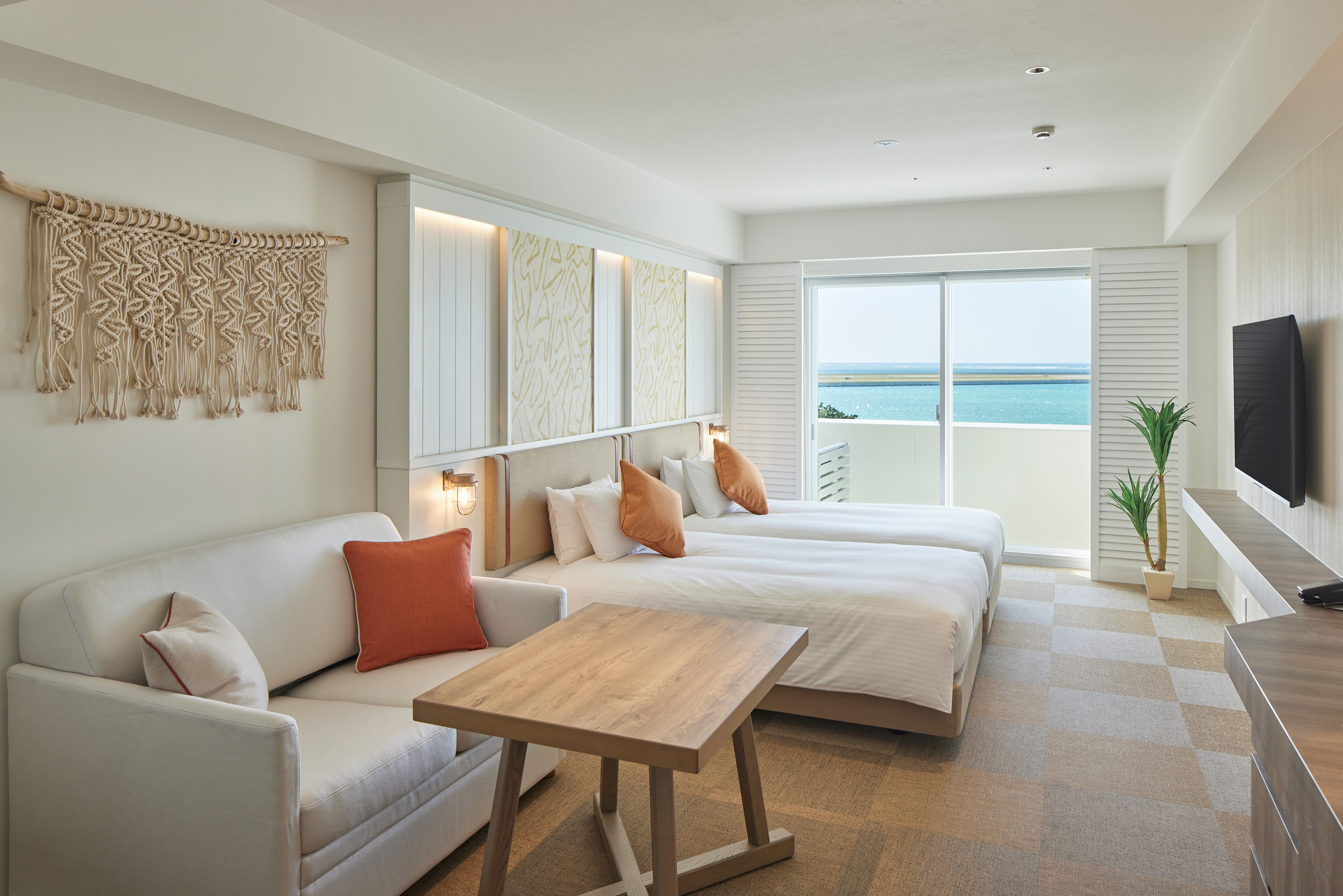 Moderate, Single, Twin Beds, Lounge Access