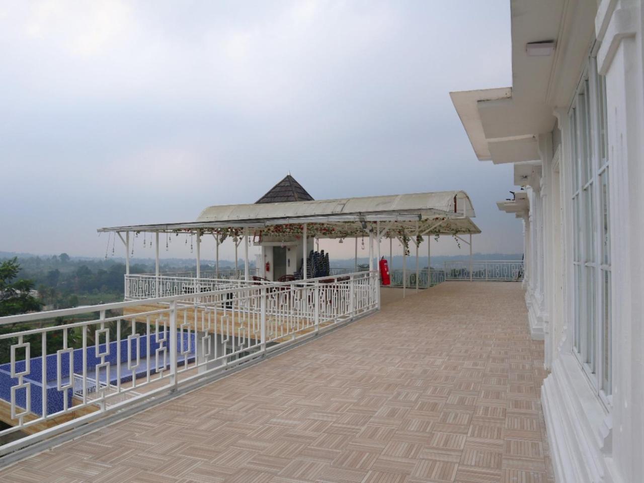 Chevilly Resort And Camp 43/49