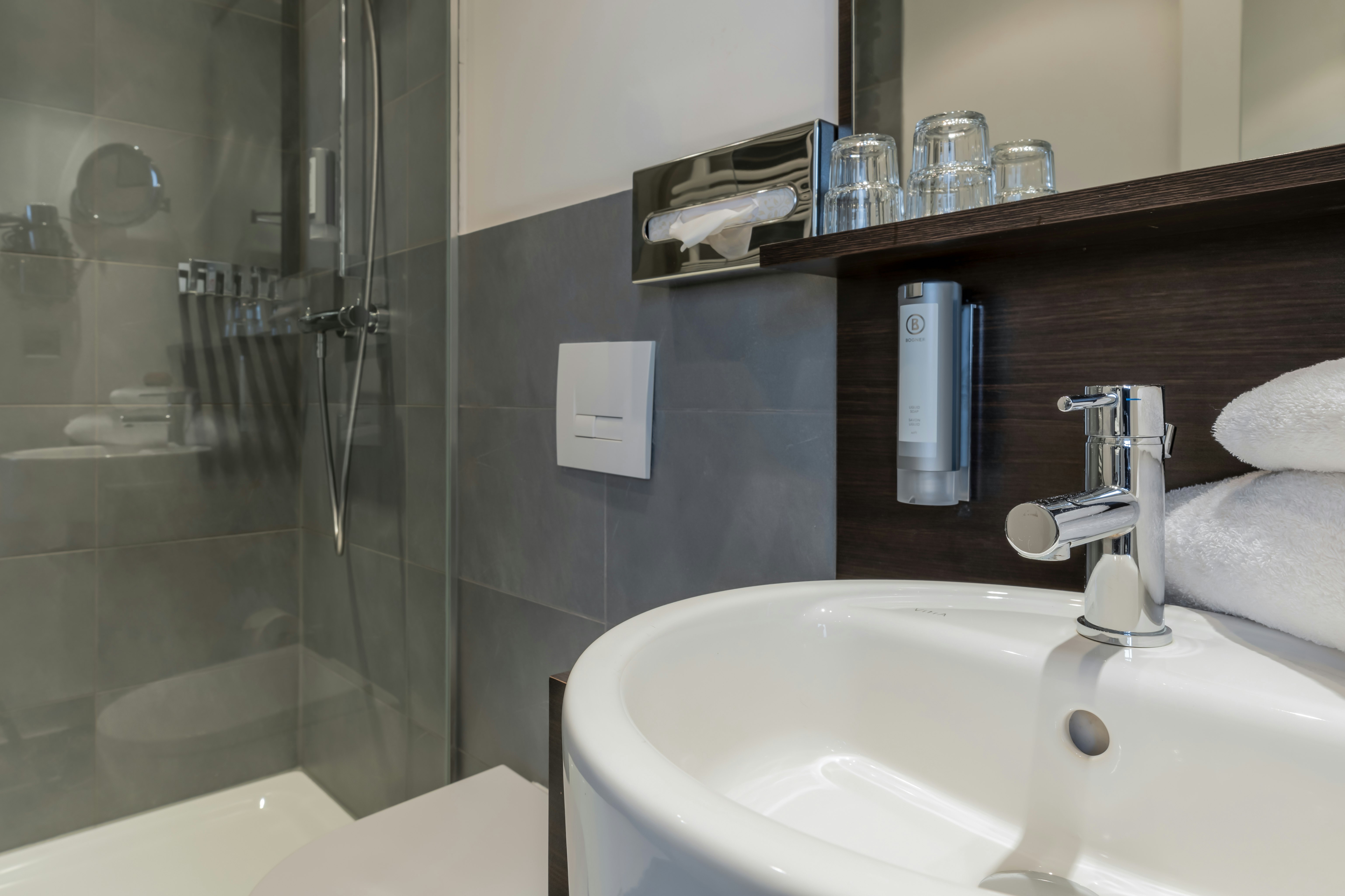 غرفة قياسية بسرير كوين لذوي الإعاقة، Garner Hotel Berlin - Spandau 5/7