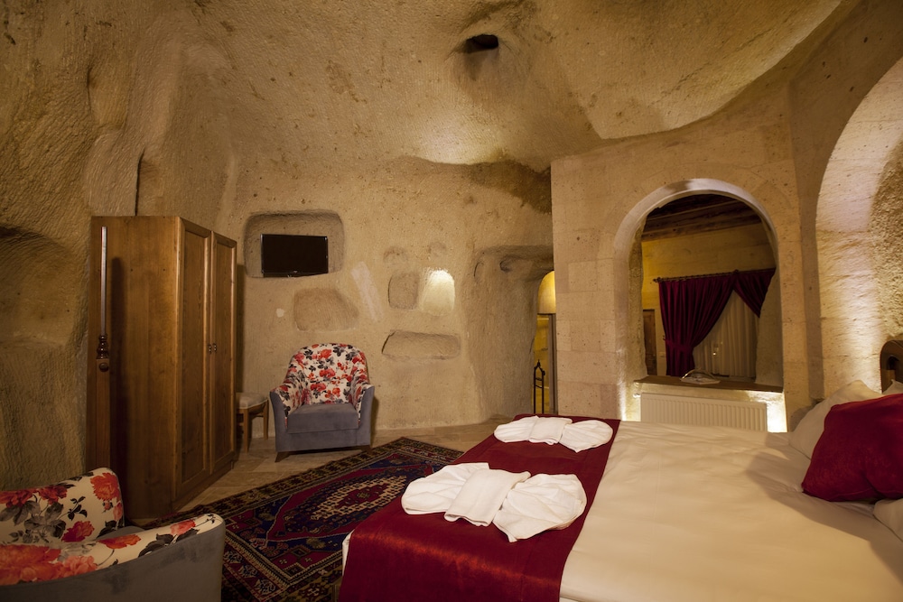 جناح تنفيذي، Magic Cave House 4/8