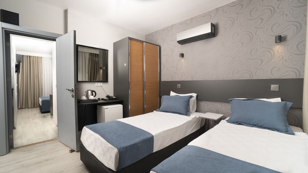 OPERA Boutique Hotel 5/24