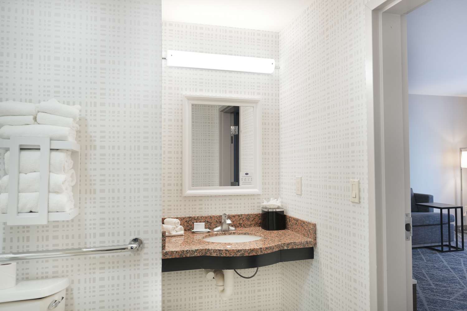 Hampton Inn and Suites Tulsa Central 16/19