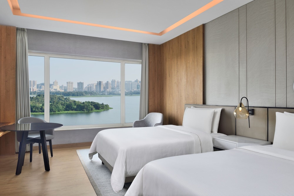Room, 2 Double Beds, Hill View، The Westin Mumbai Powai Lake (ex Renaissance Mumbai) 4/13