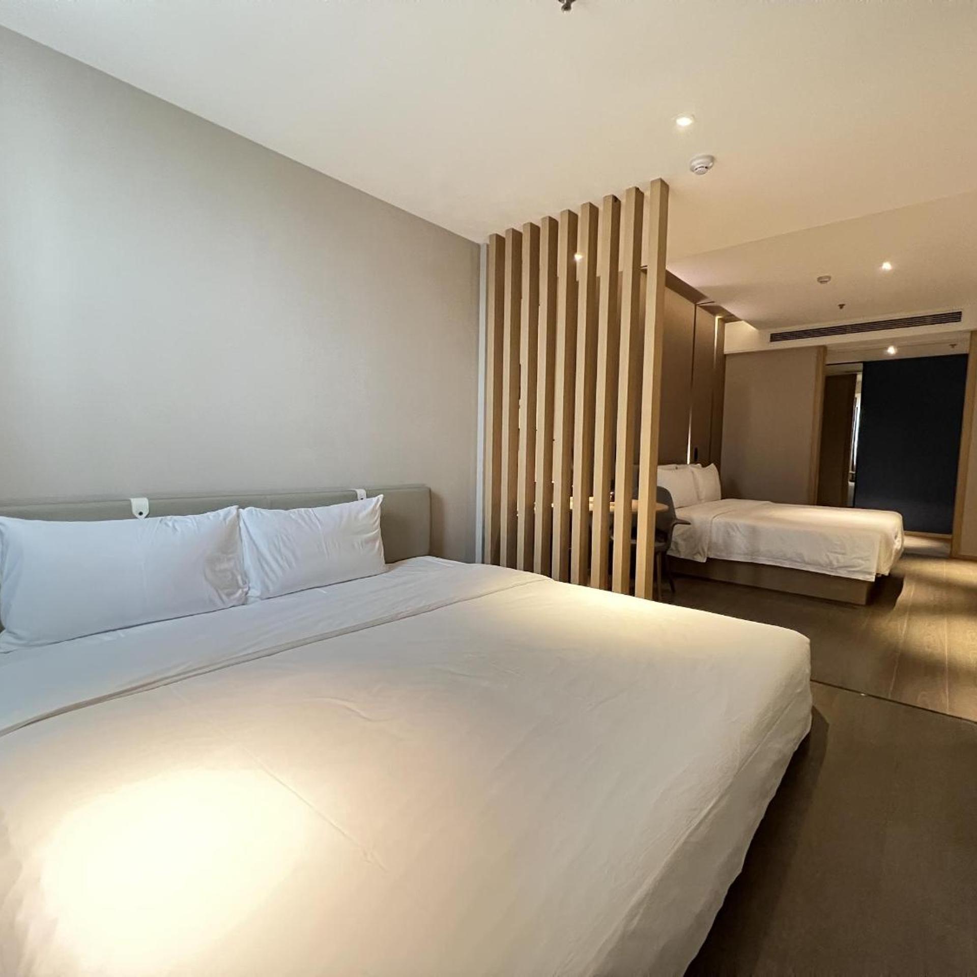 Atour Hotel (Wuhan Ocean World Tazi Lake Metro Station) 6/20