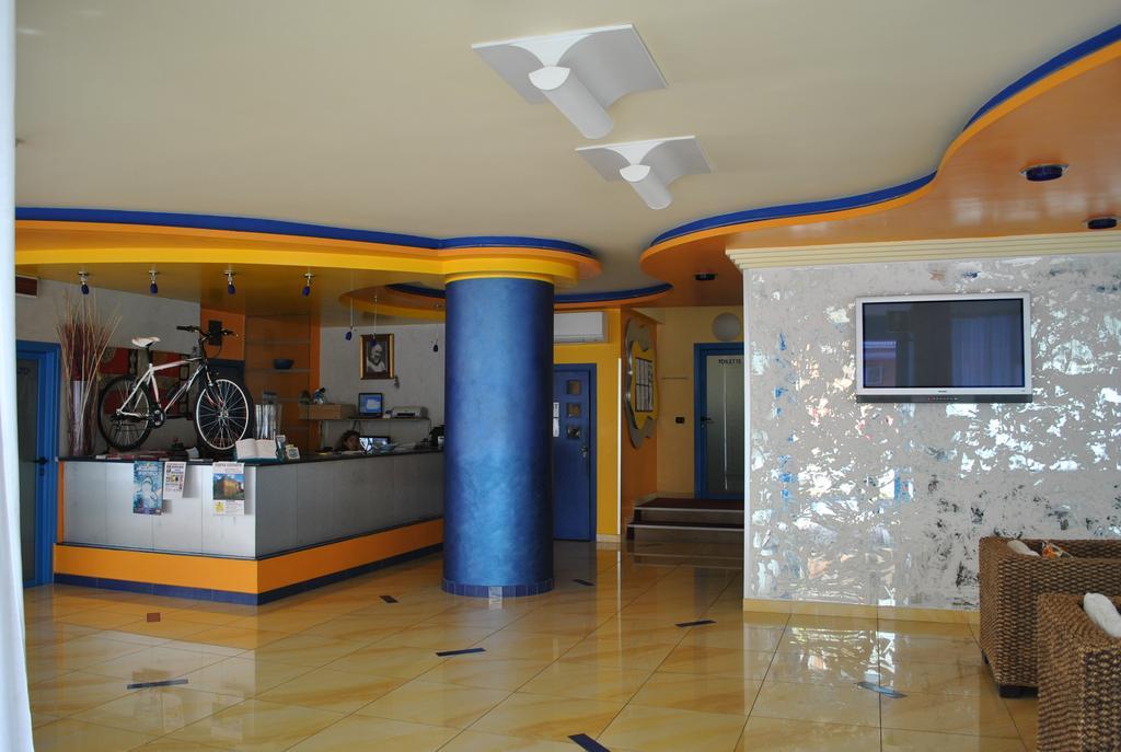 Senior Hotel 2/22