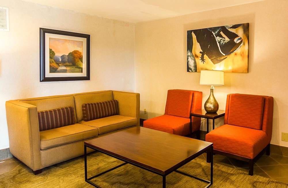 Quality Inn Suites Garland East Dallas 45/56
