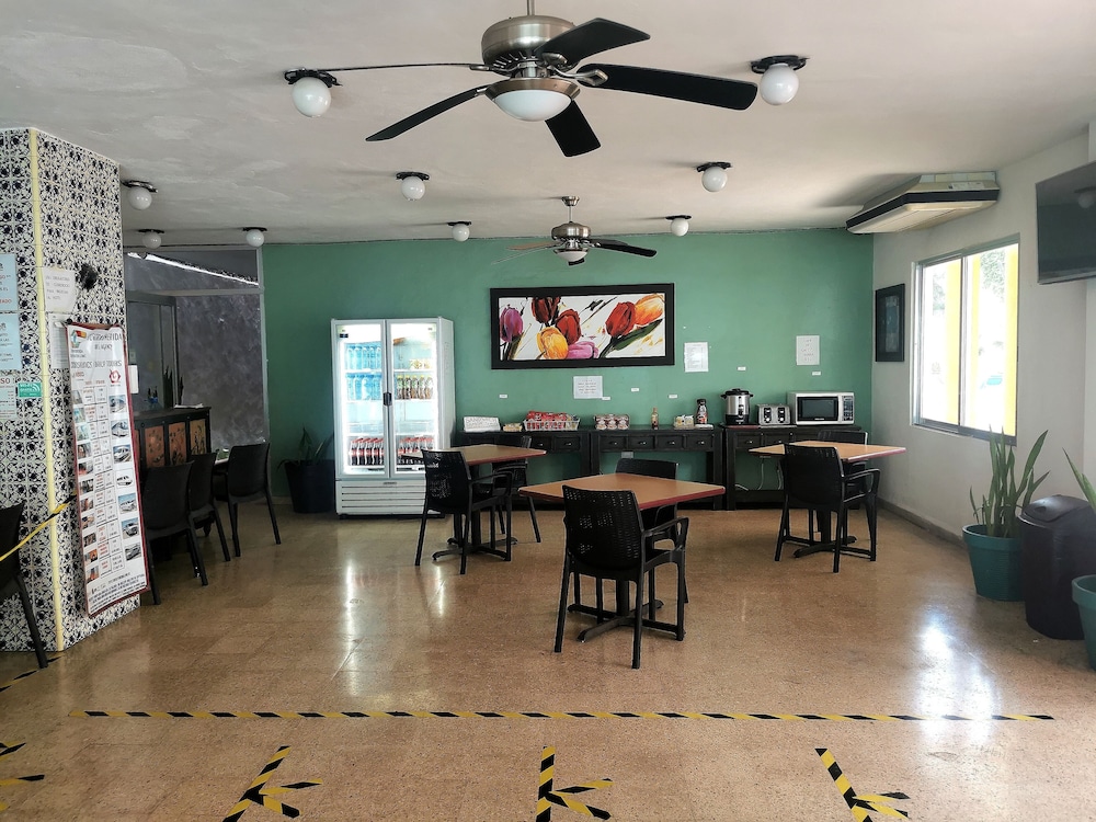 Las Dalias Inn 39/60