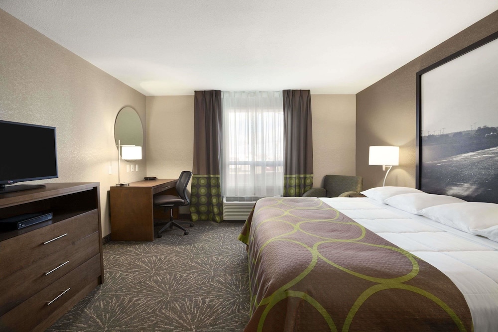 Home Inn and Suites Lloydminster 15/50