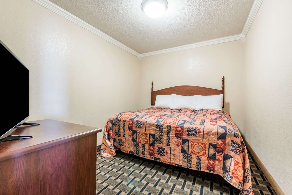 Knights Inn Greenville Tx 15/35